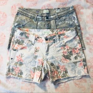 ☀️Pair of Floral Cargo Shorts by Selena Gomez🌸